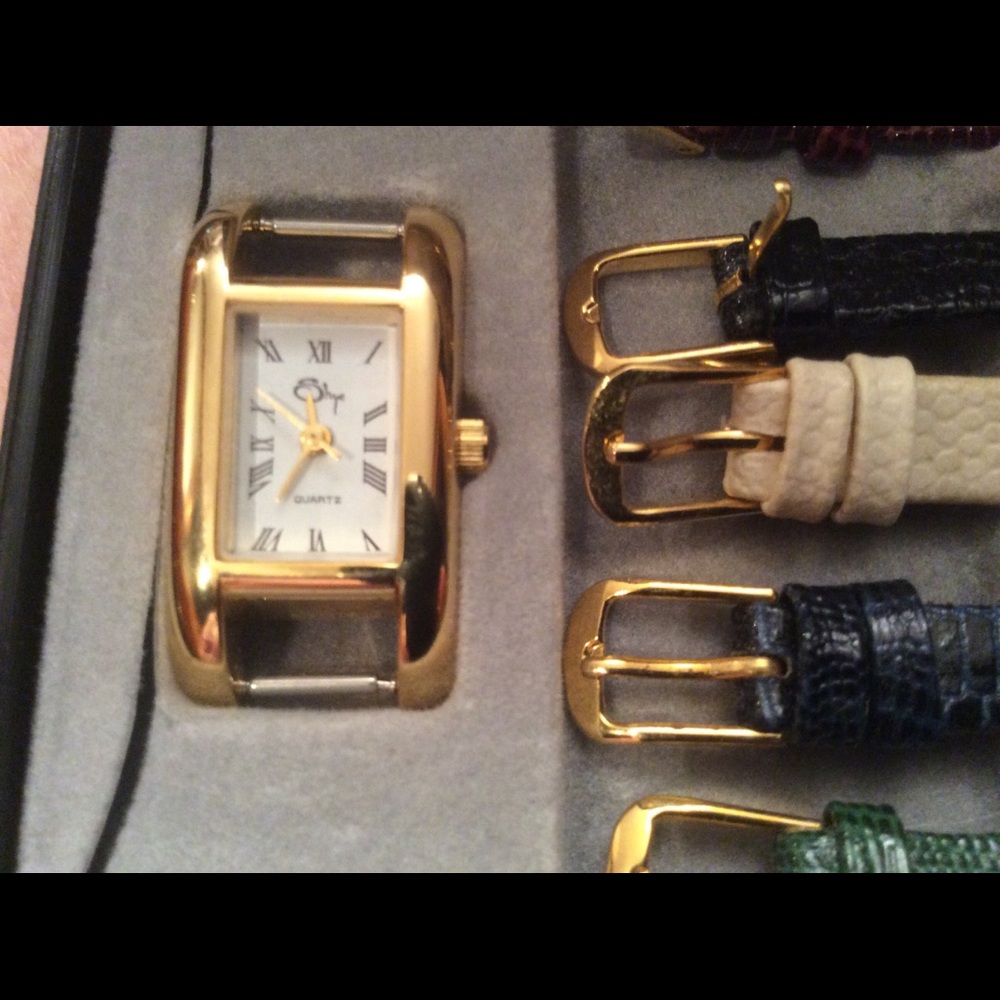 LADIES WATCH WITH 6 LEATHER WATCH BANDS, NEW - Picture 4 of 7